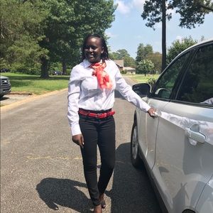 I am selling the entire outfit to size 6-